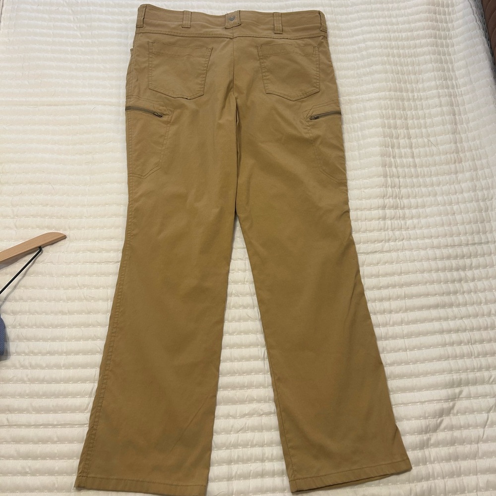 Men’s Wrangler Comfort Flex Outdoor Cargo Pants